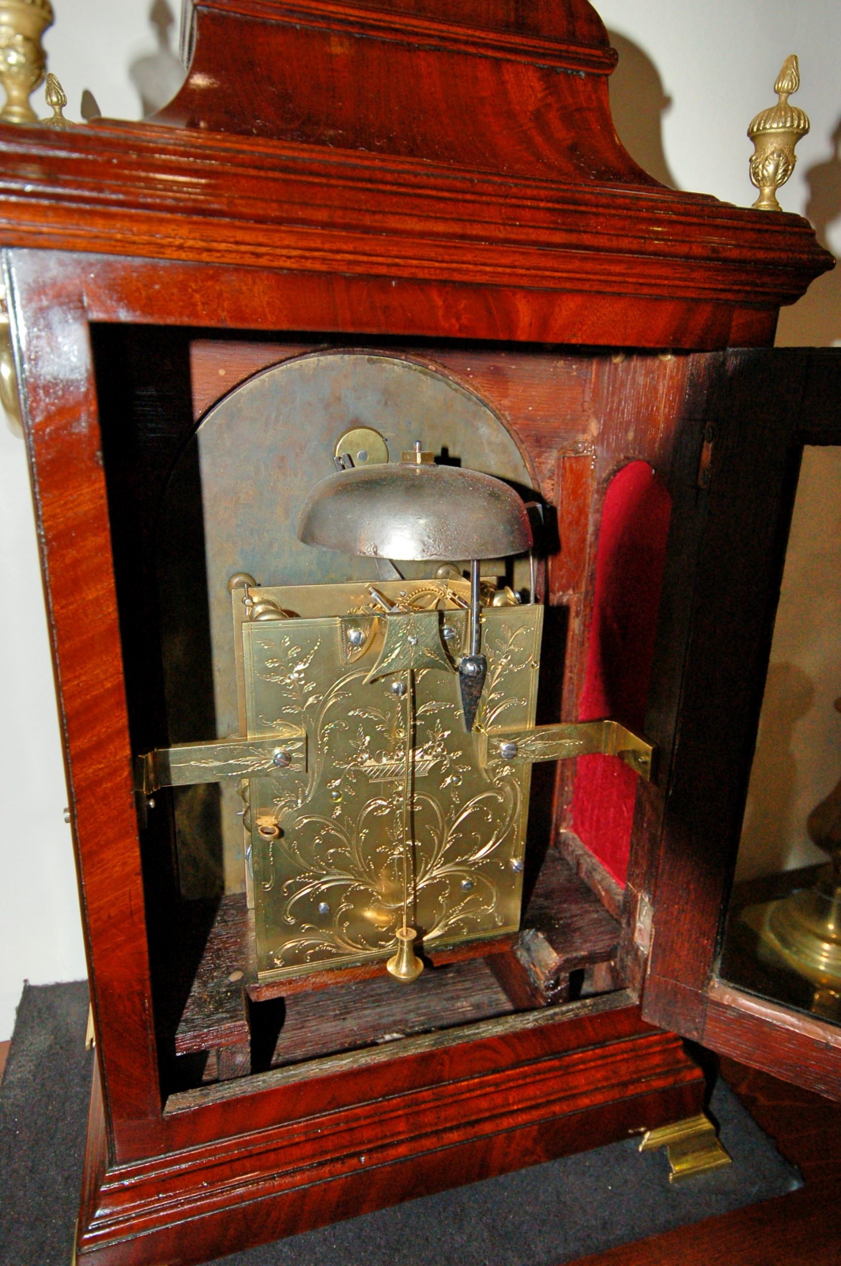 Movement verge bracket clock